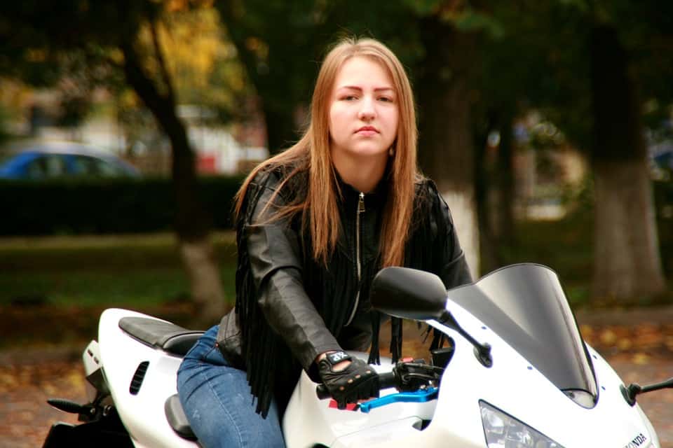 Znane kobiety – motocyklistki. Te panie to historia jednośladów